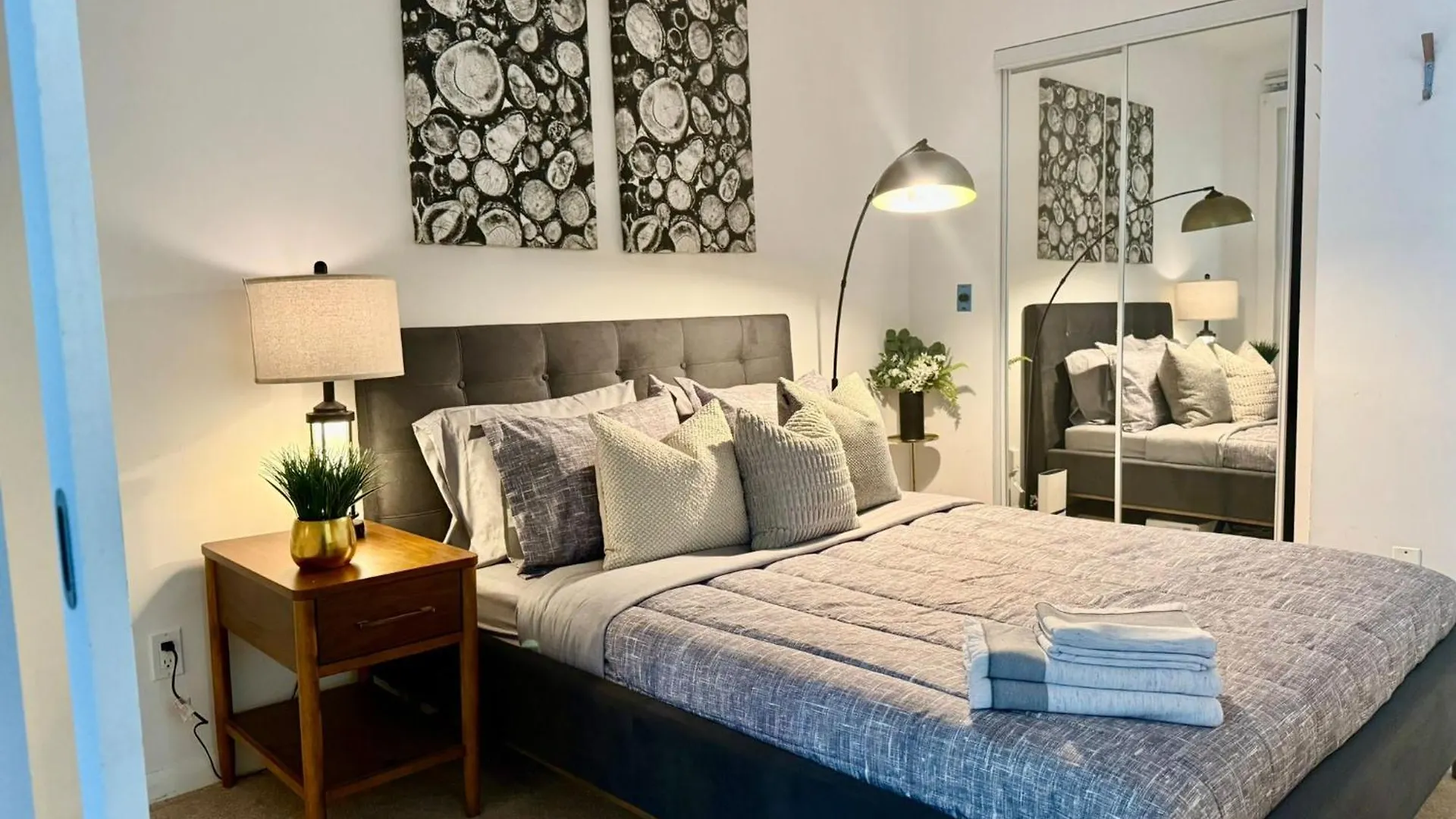 Appartamento Precious 2Br Plus Den In The Heart Of Toronto