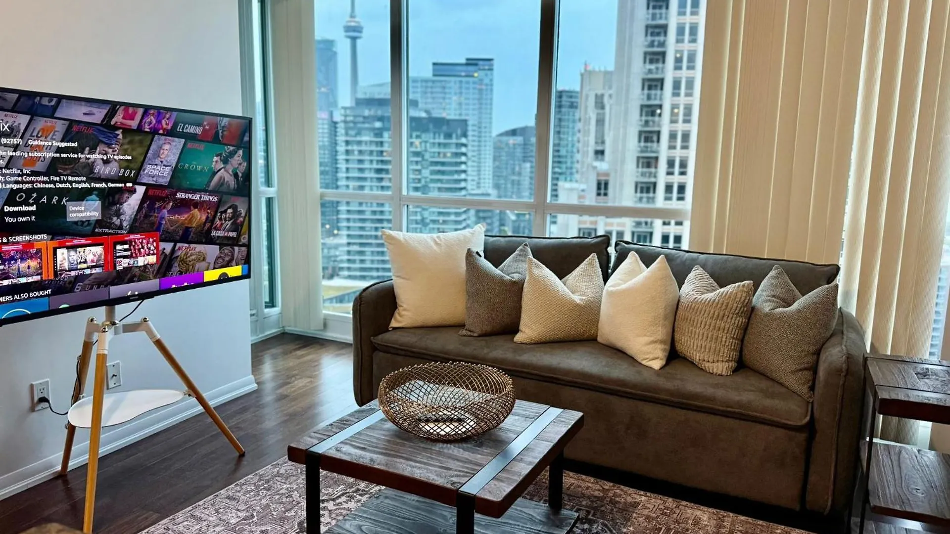 Precious 2Br Plus Den In The Heart Of Toronto